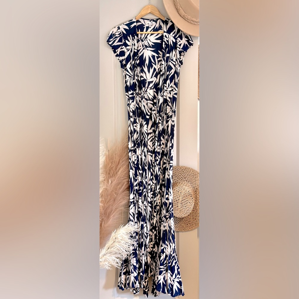 Amuse Society Provence wrap Dress in Twilight Blue, Large